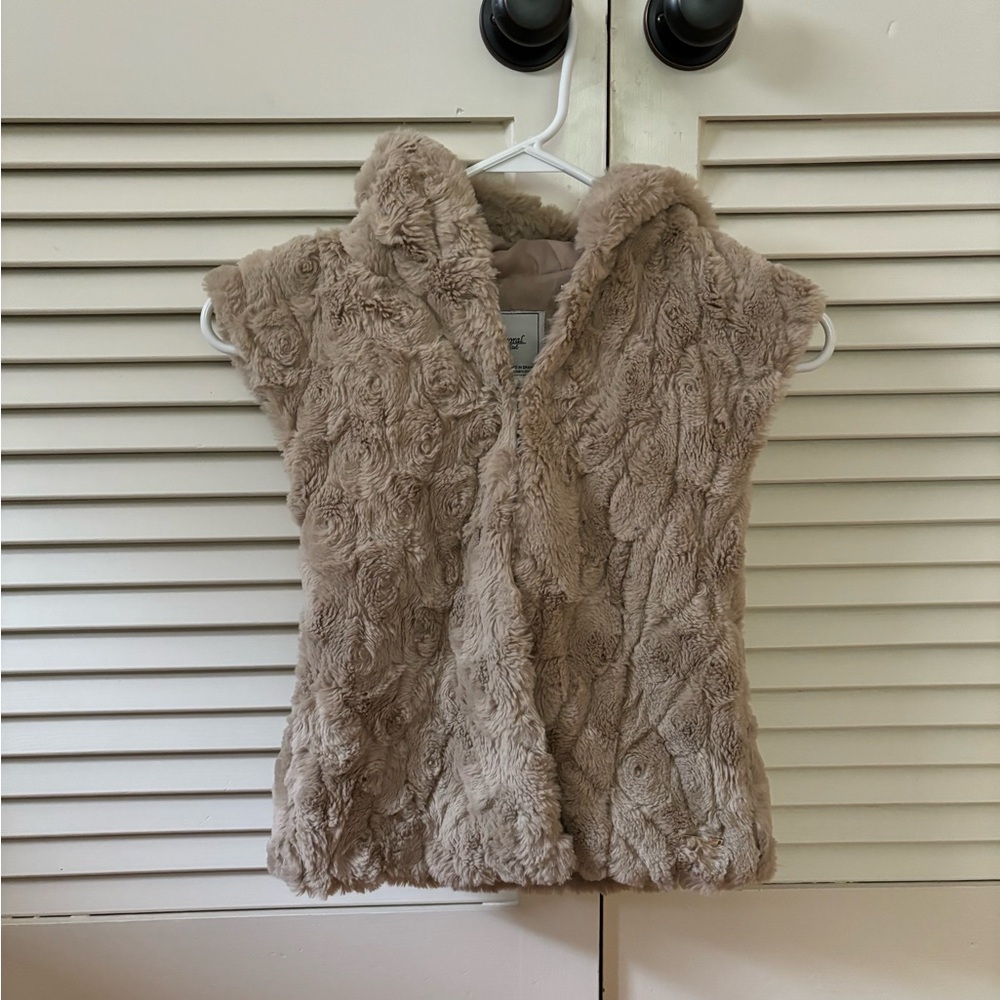 Mayoral girl size 7 fuzzy vest